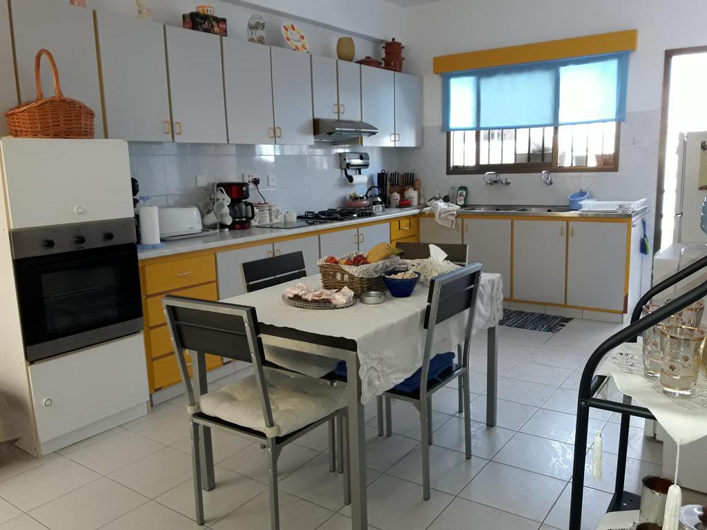 Shared Top 1St Floor Villa Limassol Luaran gambar